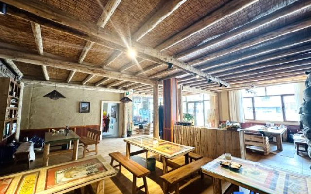 Shangu Homestay (Yagetang Branch)