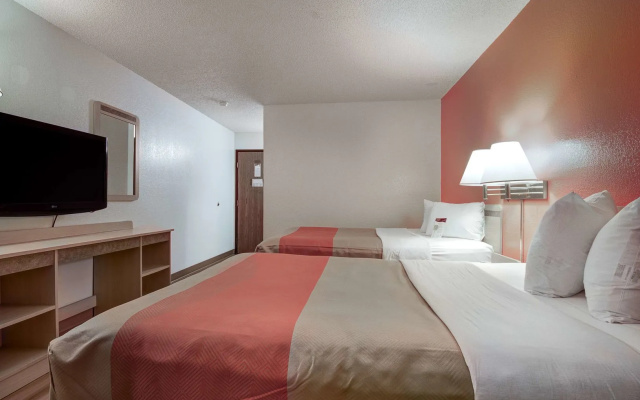 Motel 6 Colby
