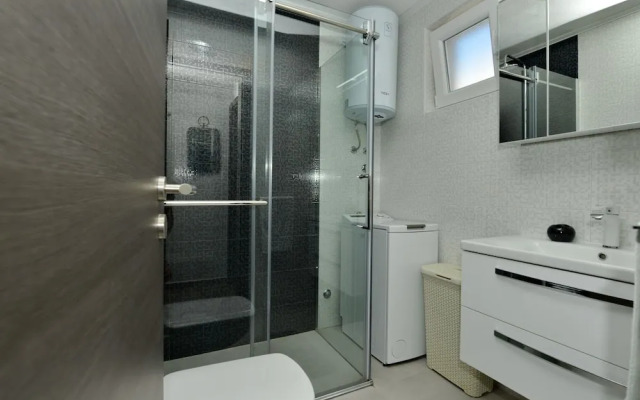 Villa Popandrock Sleeps 5 With Parking