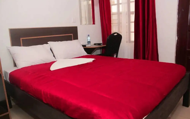 Dover Hotel Bondo