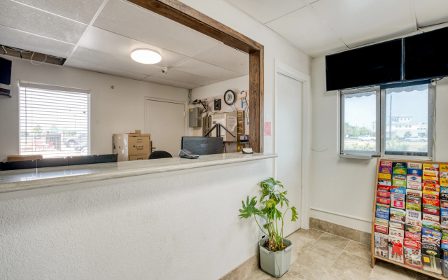 OYO Hotel San Antonio Lackland Air Force Base West