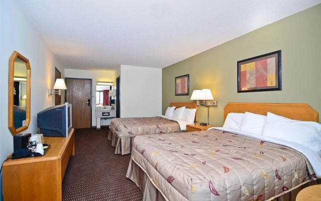 Super 8 Hayward Wisconsin
