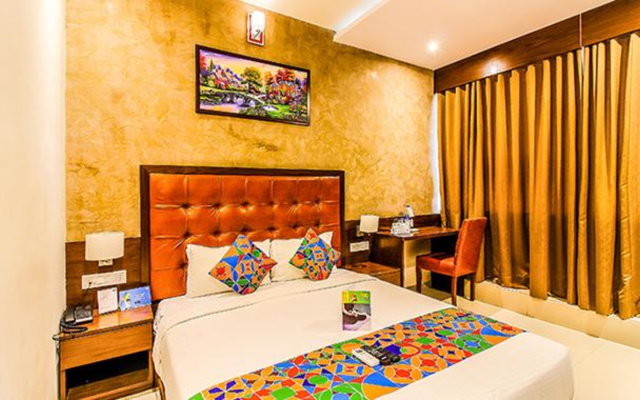 Fabhotel Empire Suite