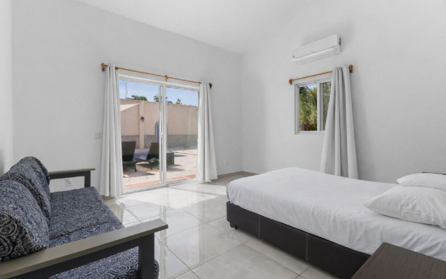 Luxury 4BR Villa with Pool