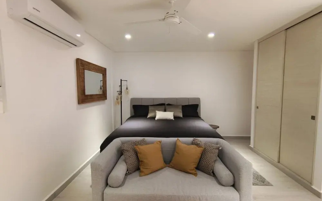 1st Luxury Warehouse