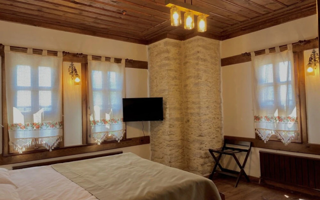 Saffronia 1900 Boutique Hotel