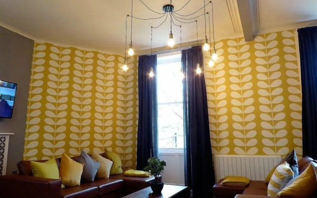The Broderick at Claremont Apartments