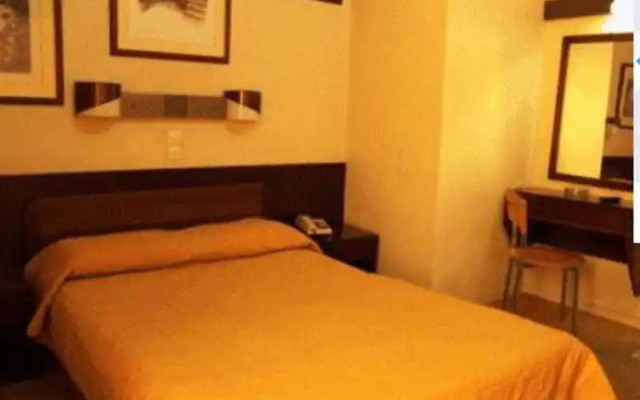 Claridge Hotel комната для гостей