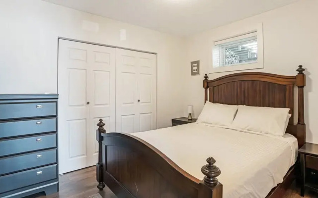 Multilevel Waterfront Suite With Boat Moorage
