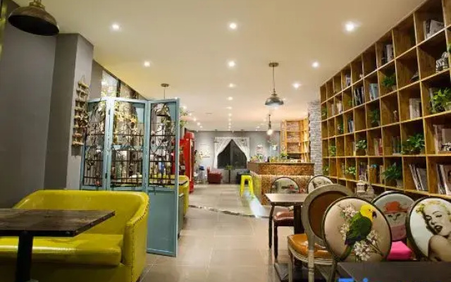 Sanya Xiamohuahua Homestay (Dadonghai Branch)