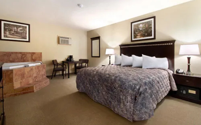 Travelodge Fairmont