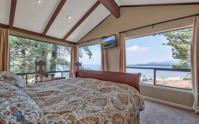 619 Lakefront