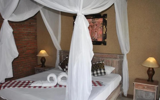 Sudi Guest House