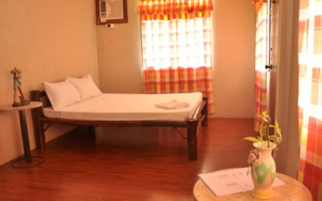 Larville Pool Garden Resort & Restaurant