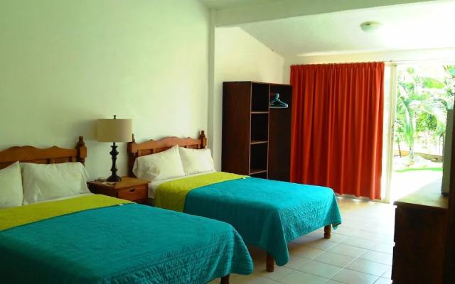 Villa Paraiso & Suites