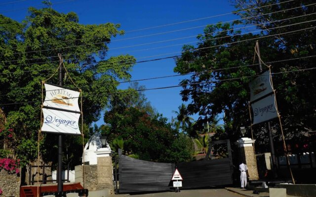 Отель Voyager Beach Resort вид на фасад