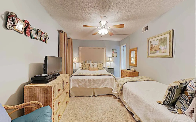 Island Sunrise #166 by Southern Vacation Rentals