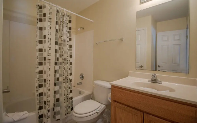 Oak Shores-Oak Shores Studio 39