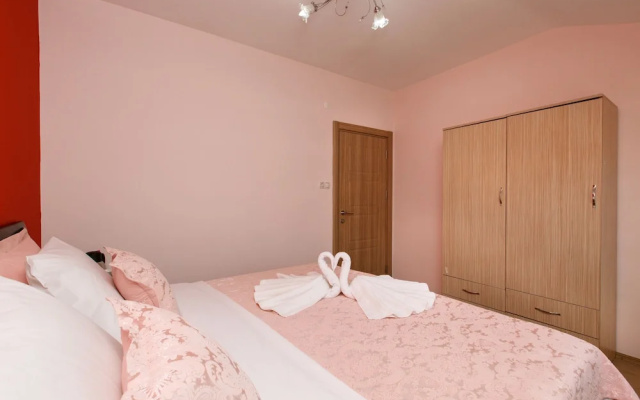 Guven Suite House