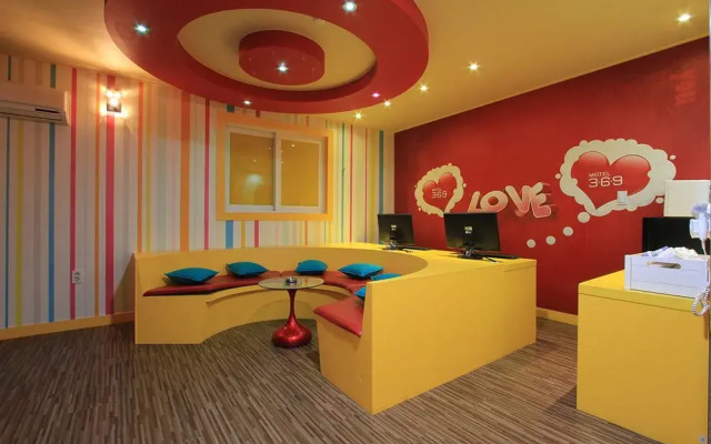 Motel 369