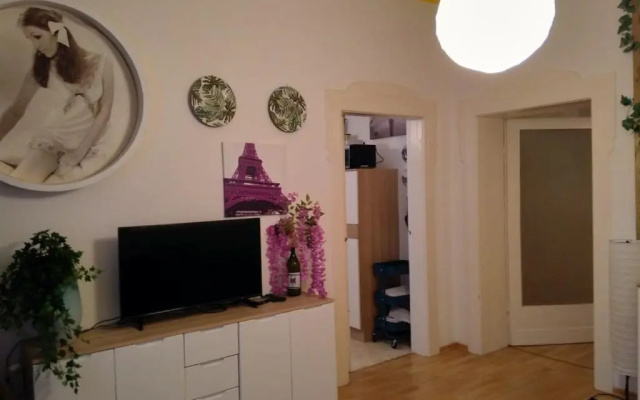 Siegener Strasse apartment