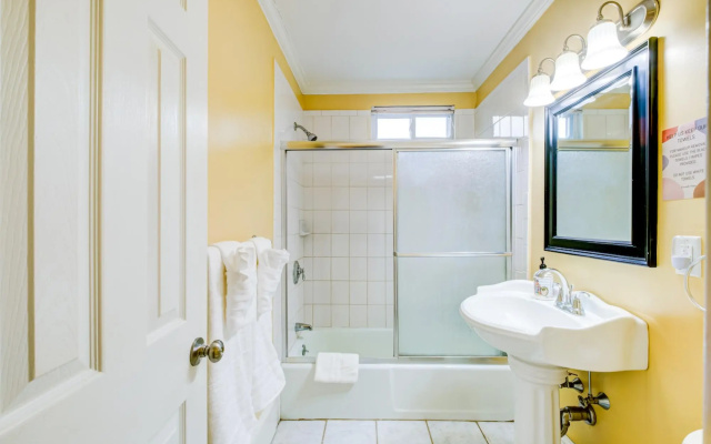 Spacious 2bd/1ba | Ashmont+Parking | 3D TOUR
