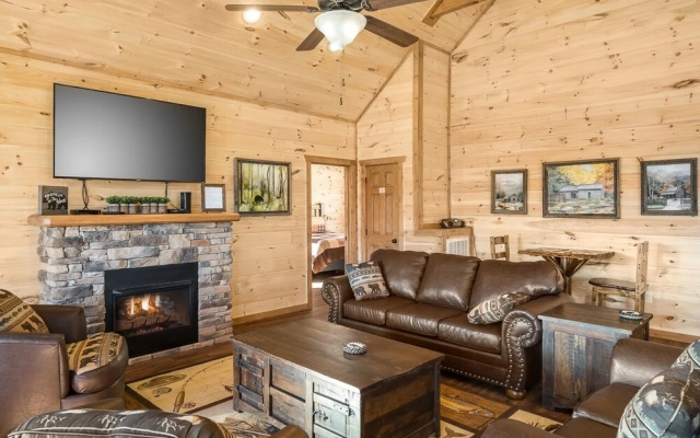 The Bear And Trout 4 Bedroom Home by Redawning