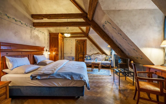 Schlosshotel Weyberhöfe