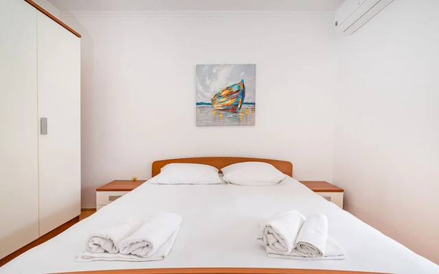 Studio Apartments Near Center 2