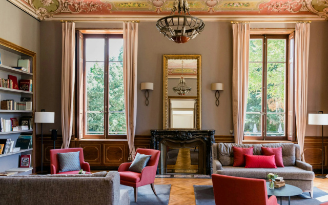 Chateau De Montcaud