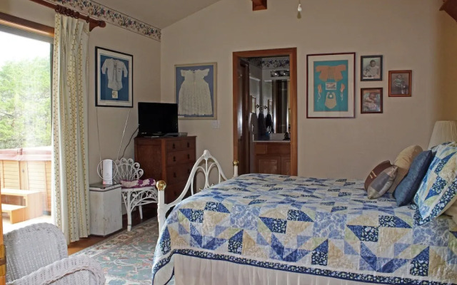 Prow'd House Bed & Breakfast