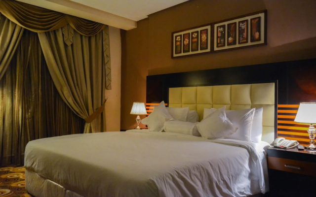 Reef Global Hotel