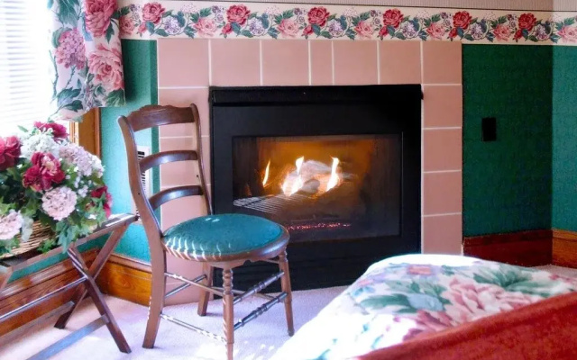 Arbor Hill Inn