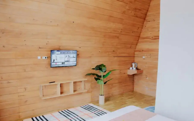 Sikunir Pondok Cabin By Travelink
