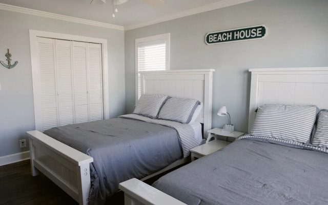 Holden Pattern 4 Bedroom Home by RedAwning