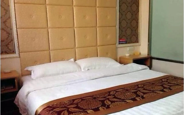 Penghai Business Inn