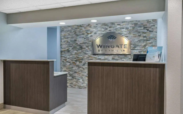 Comfort Inn & Suites Liverpool - Syracuse