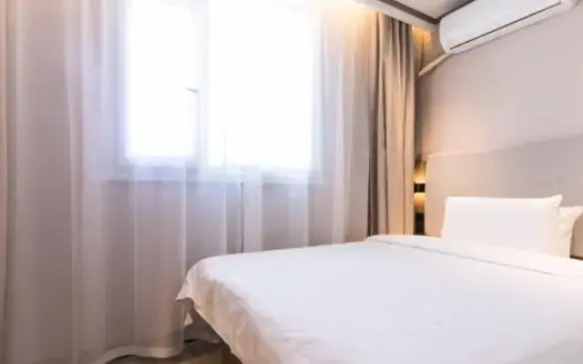 Hanting Hotel (Shanghai Zhongshan Park Metro Stat)