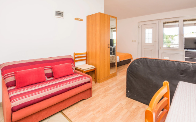 Beachfront Apartment Mira 1
