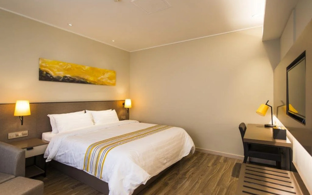 Home Inn Plus Xian Zhonglou