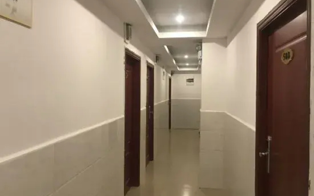 Fenggang Huasheng Pearl Hotel