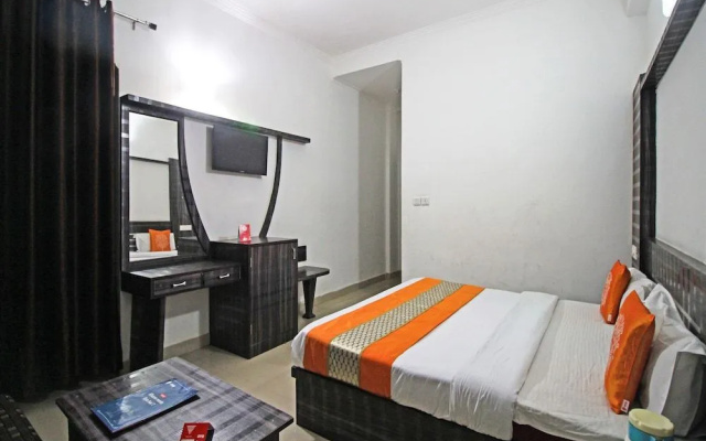 OYO 5093 Hotel Broadway