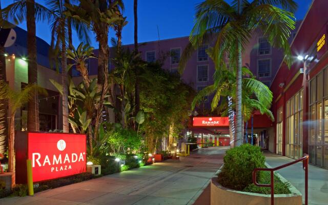 Ramada Plaza Hotel & Suites - West Hollywood вид на фасад