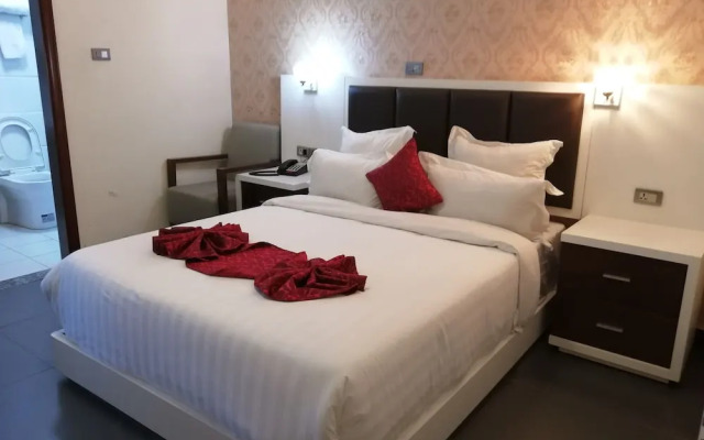 Sunspot Hotel