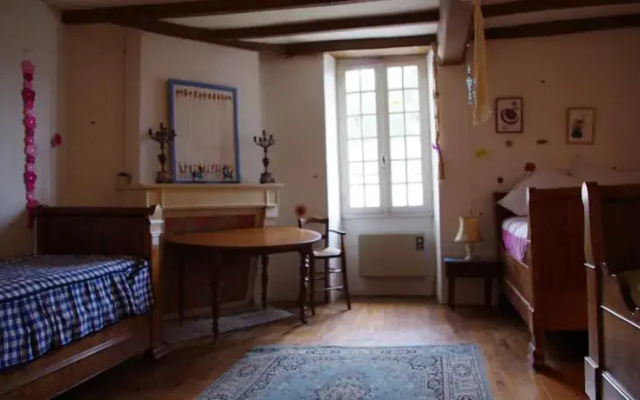 Le Petit Hameau