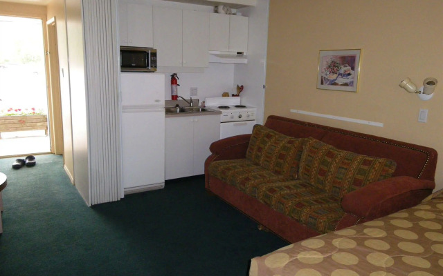 Selkirk Inn