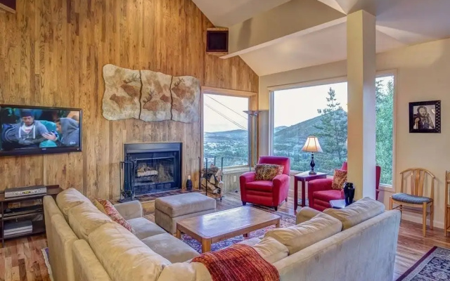 1117 Lowell Avenue 4 Bedroom Condo
