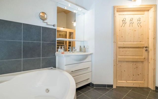 Chalet in Hohentauern With Sauna and hot tub