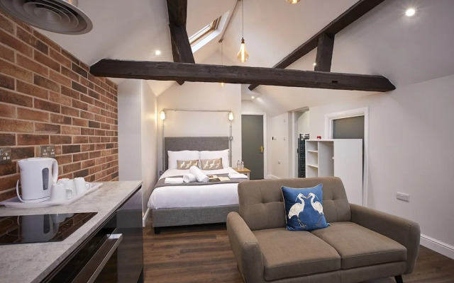 Three Cranes Serviced Apartments