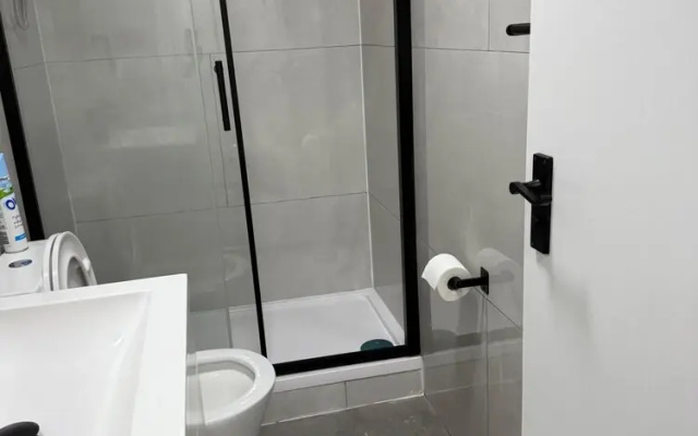 Lutom 2 Bed Flat - 1 With Sofa bed Sleeps 4